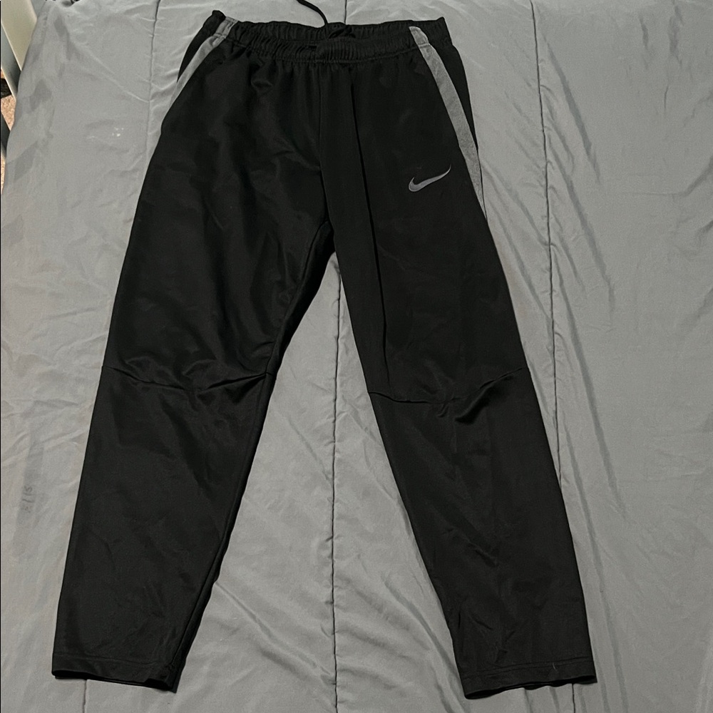 Nike Men's Black and Gray Joggers